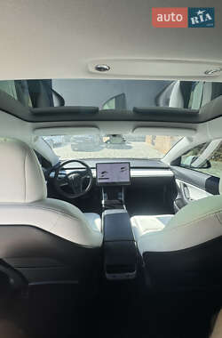 Седан Tesla Model 3 2019 в 