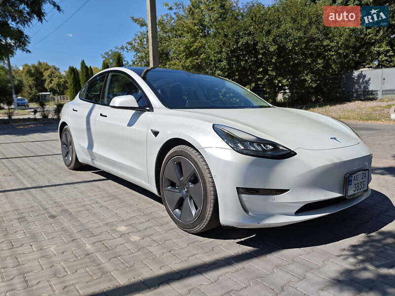 Tesla Model 3 2021