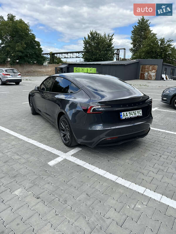 Седан Tesla Model 3 2024 в Києві