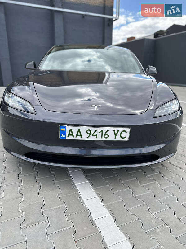 Седан Tesla Model 3 2024 в Києві