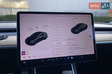 Седан Tesla Model 3 2020 в 