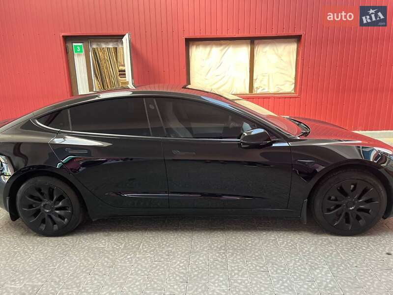 Седан Tesla Model 3 2019 в Львові