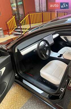 Седан Tesla Model 3 2019 в 