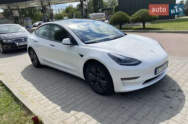 Седан Tesla Model 3 2021 в 