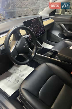 Седан Tesla Model 3 2018 в 