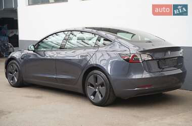 Седан Tesla Model 3 2023 в 