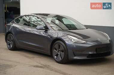 Седан Tesla Model 3 2023 в 