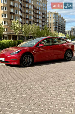 Седан Tesla Model 3 2021 в 
