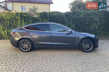 Седан Tesla Model 3 2019 в 