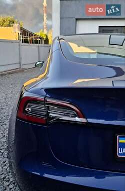 Седан Tesla Model 3 2019 в 