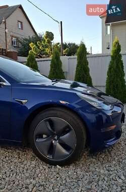 Седан Tesla Model 3 2019 в 