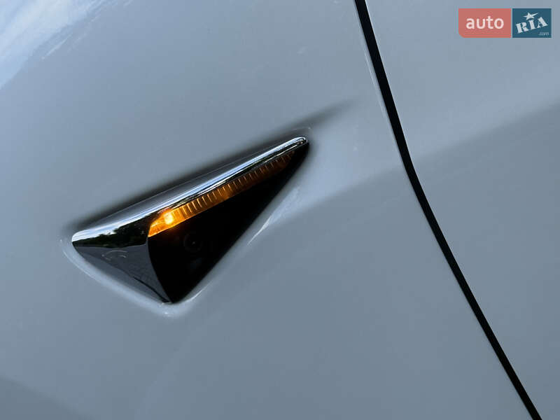 Седан Tesla Model 3 2020 в Дрогобыче
