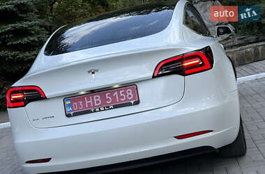 Седан Tesla Model 3 2020 в 