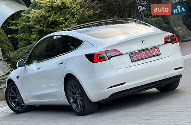 Седан Tesla Model 3 2020 в 