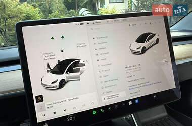 Седан Tesla Model 3 2020 в 