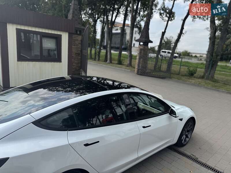 Седан Tesla Model 3 2022 в Стрые