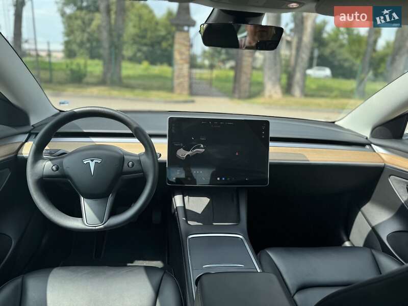 Седан Tesla Model 3 2022 в Стрые