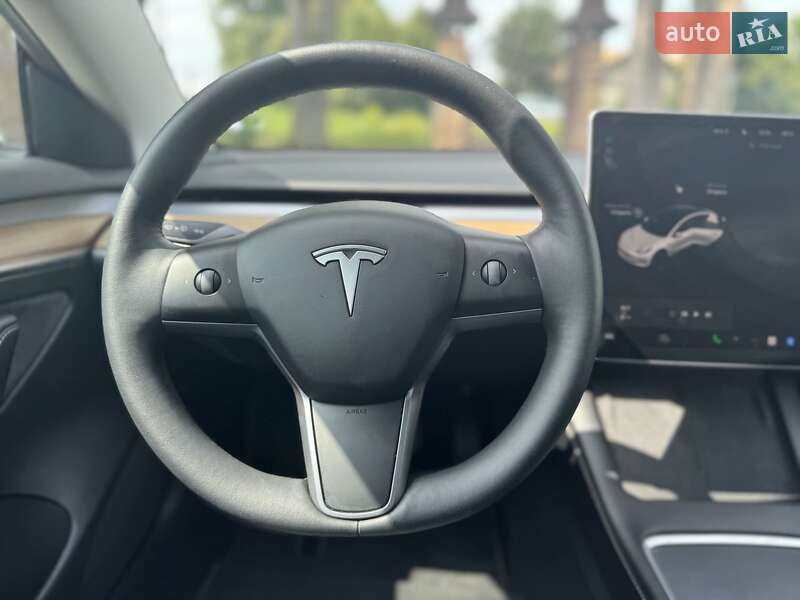 Седан Tesla Model 3 2022 в Стрые