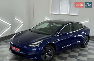 Седан Tesla Model 3 2019 в 