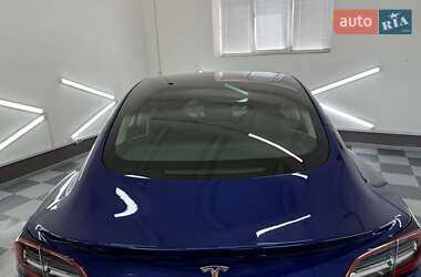 Седан Tesla Model 3 2019 в 