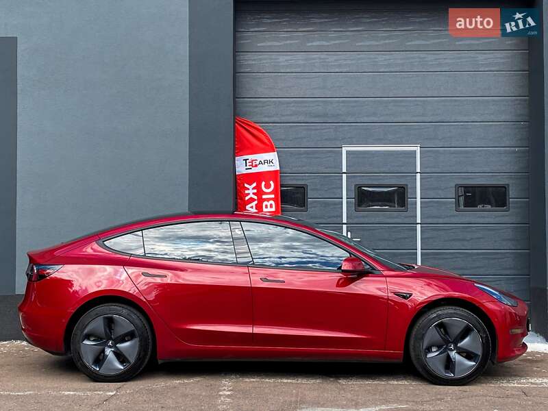 Седан Tesla Model 3 2018 в Києві