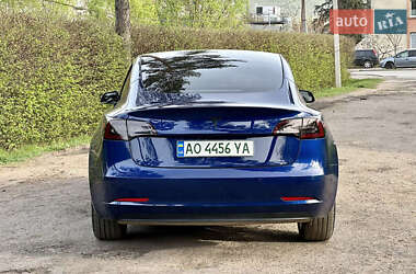 Седан Tesla Model 3 2022 в 