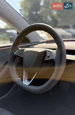 Седан Tesla Model 3 2024 в 