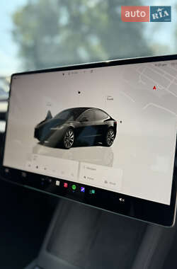 Седан Tesla Model 3 2024 в 
