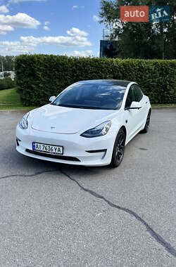 Седан Tesla Model 3 2023 в Києві