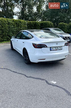 Седан Tesla Model 3 2023 в 