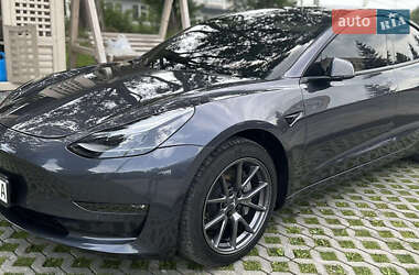 Седан Tesla Model 3 2022 в Києві