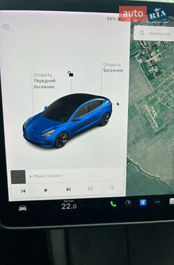Седан Tesla Model 3 2021 в 