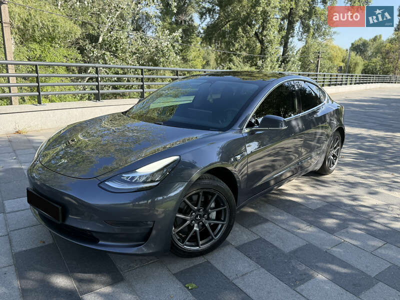Седан Tesla Model 3 2019 в Днепре
