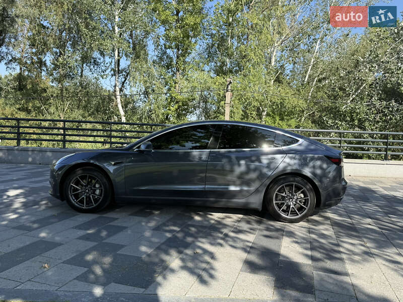 Седан Tesla Model 3 2019 в Днепре