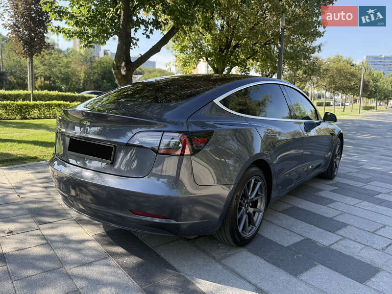 Седан Tesla Model 3 2019 в Днепре