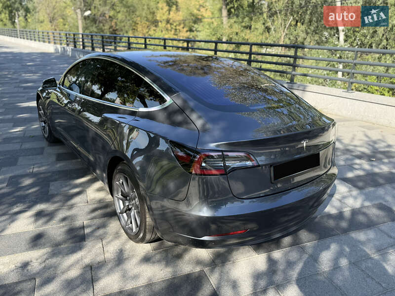 Седан Tesla Model 3 2019 в Днепре