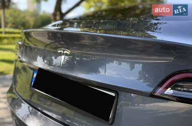 Седан Tesla Model 3 2019 в 