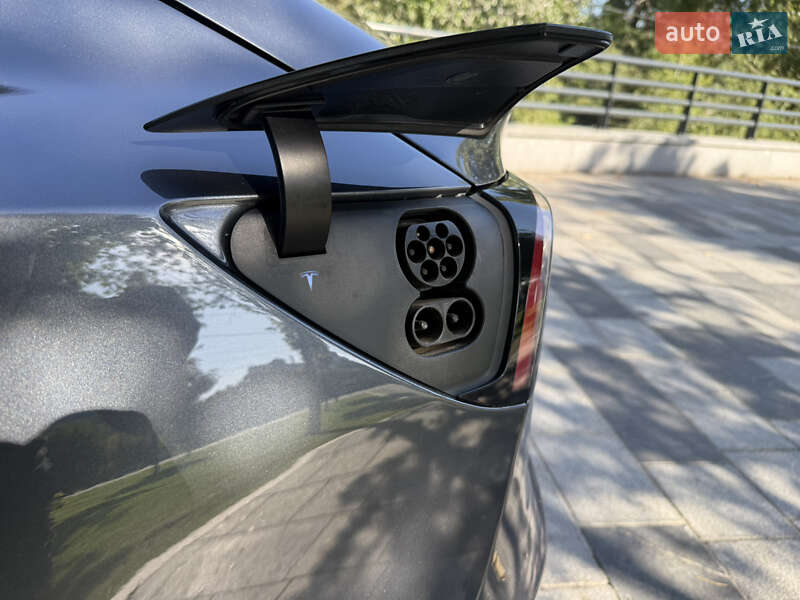 Седан Tesla Model 3 2019 в Днепре