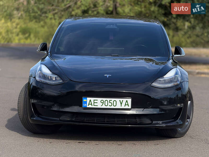 Седан Tesla Model 3 2019 в Кривому Розі