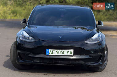 Седан Tesla Model 3 2019 в 