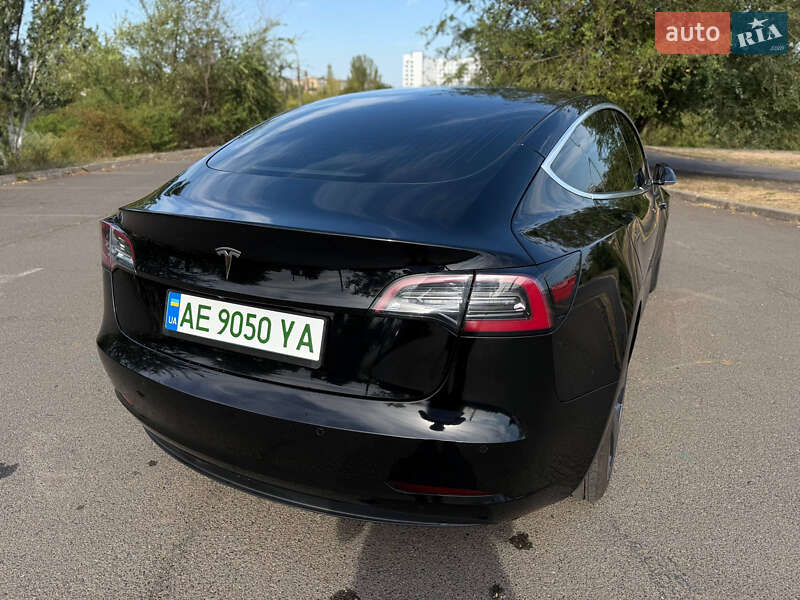 Седан Tesla Model 3 2019 в Кривому Розі
