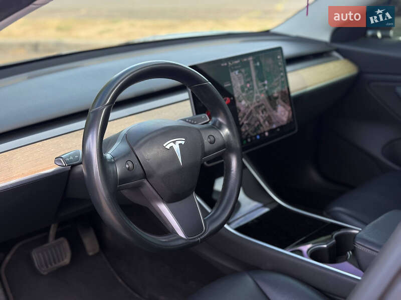 Седан Tesla Model 3 2019 в Кривому Розі
