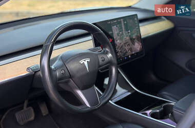 Седан Tesla Model 3 2019 в 