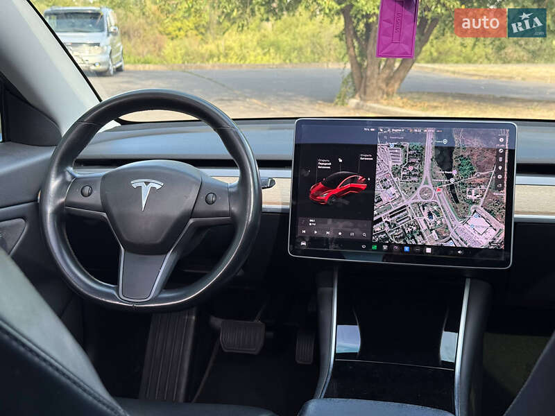 Седан Tesla Model 3 2019 в Кривому Розі