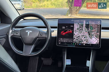Седан Tesla Model 3 2019 в 