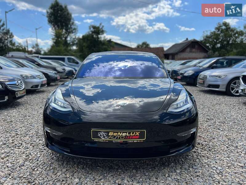 Седан Tesla Model 3 2018 в Коломиї