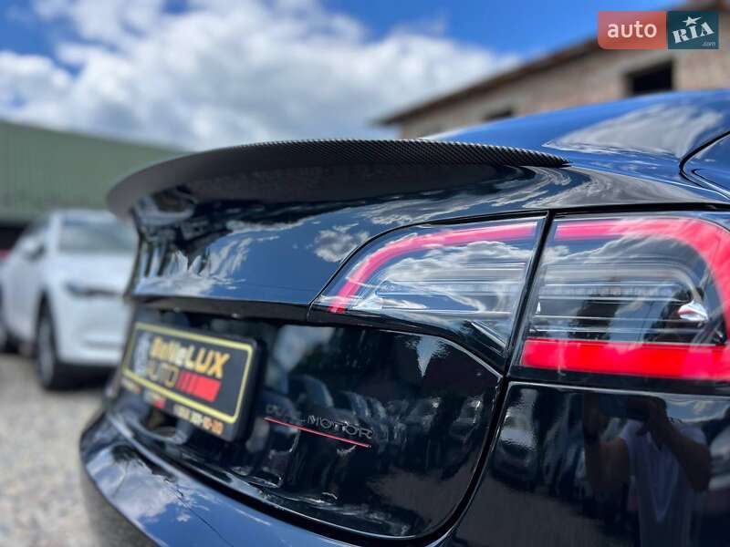 Седан Tesla Model 3 2018 в Коломиї