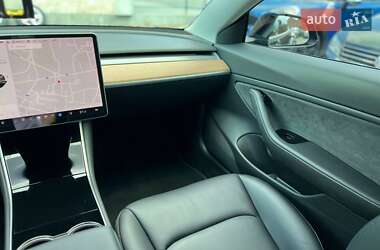 Седан Tesla Model 3 2018 в 