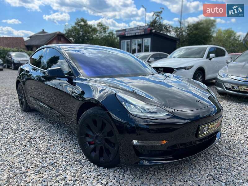 Седан Tesla Model 3 2018 в Коломиї