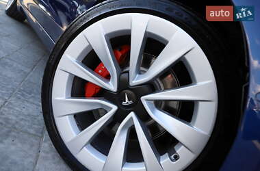 Седан Tesla Model 3 2022 в Дрогобыче